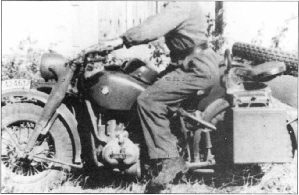 Мотоциклы Вермахта. Военное фото. Иллюстрация 1