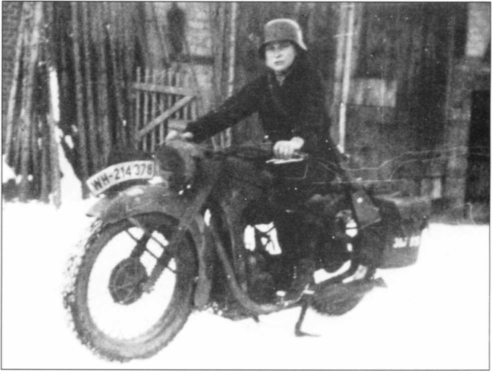 Мотоциклы Вермахта. Военное фото. Иллюстрация 2